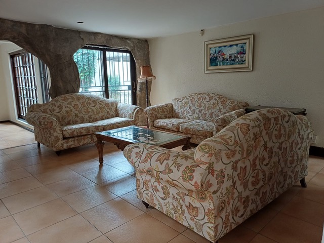 To Let 5 Bedroom Property for Rent in Dowerglen Gauteng