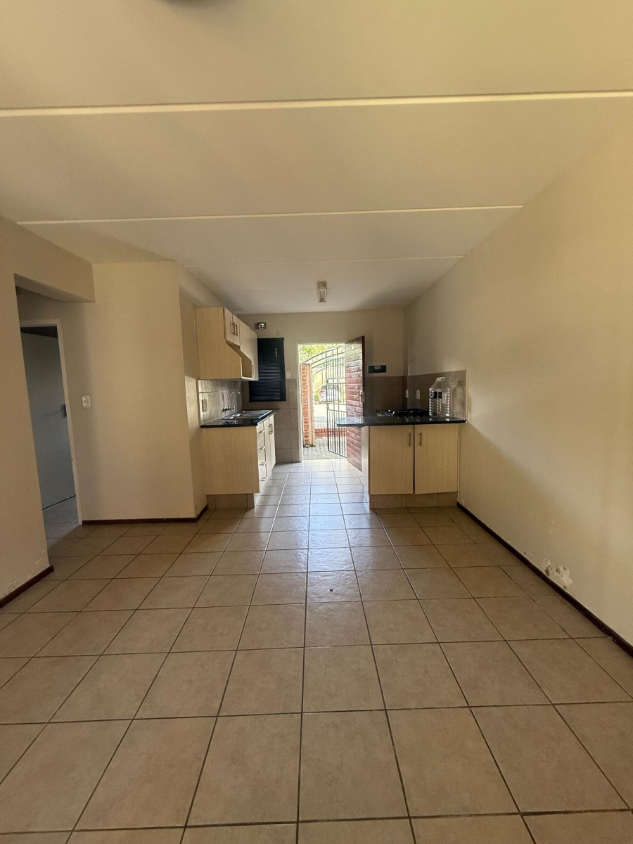 To Let 2 Bedroom Property for Rent in Noordwyk Gauteng