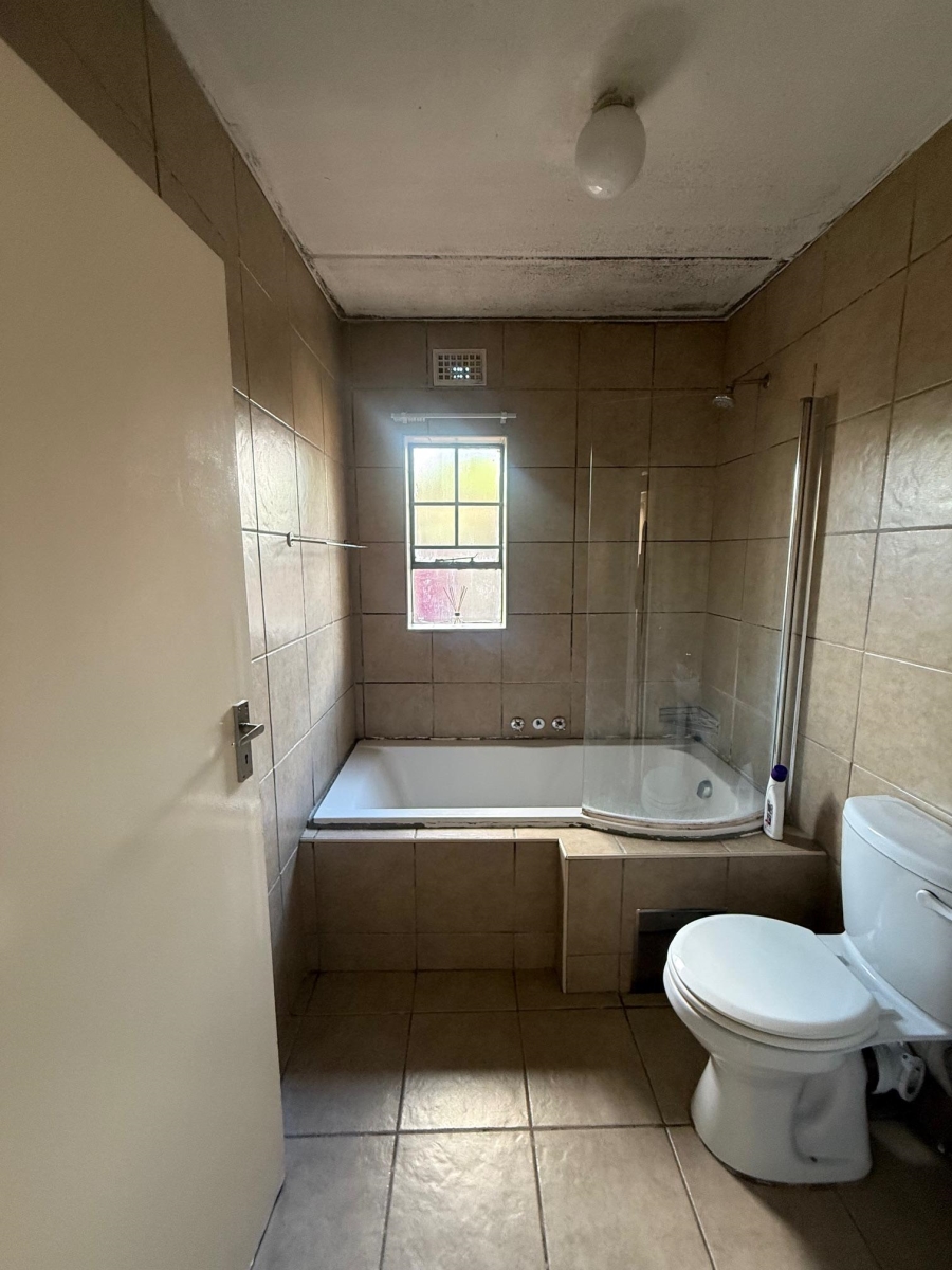 To Let 2 Bedroom Property for Rent in Noordwyk Gauteng