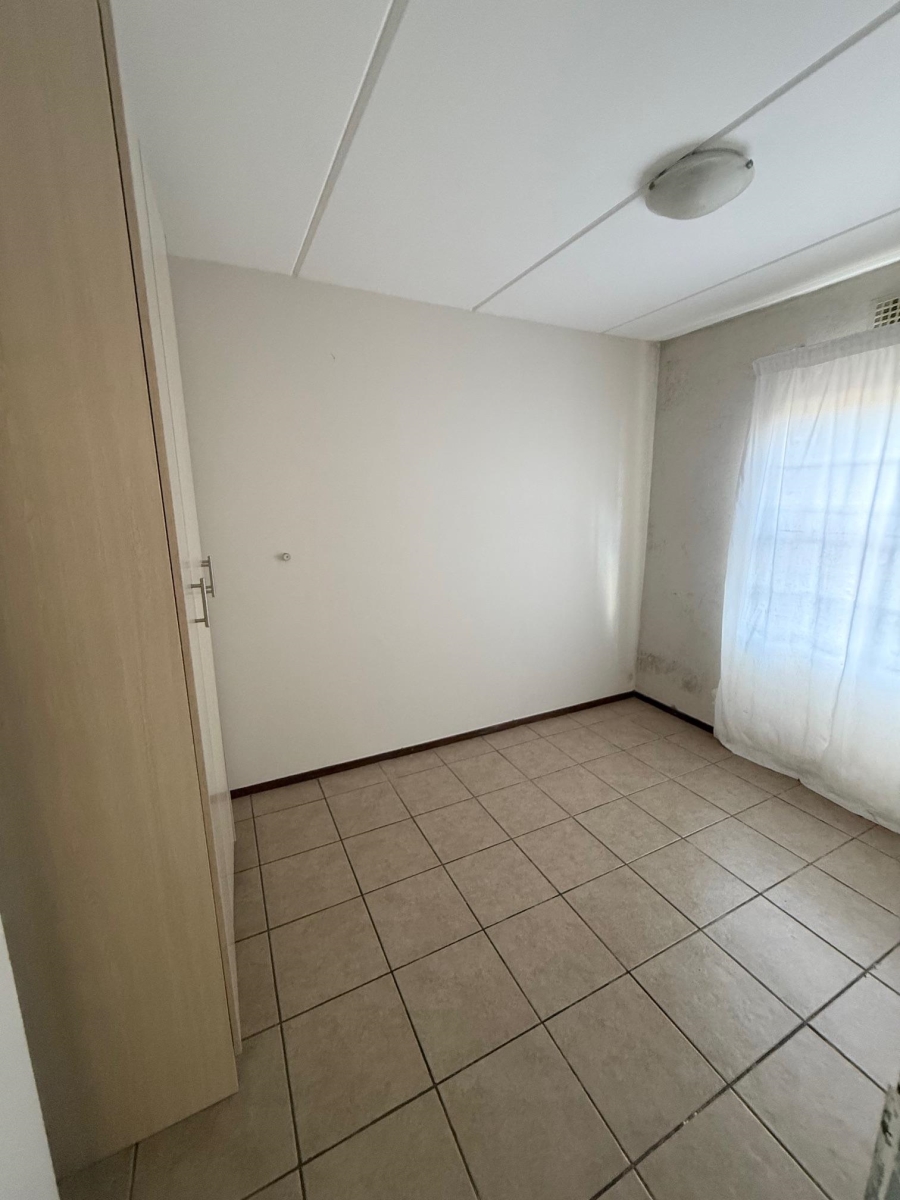 To Let 2 Bedroom Property for Rent in Noordwyk Gauteng