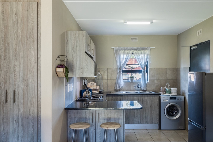 To Let 2 Bedroom Property for Rent in Pretorius Park Gauteng