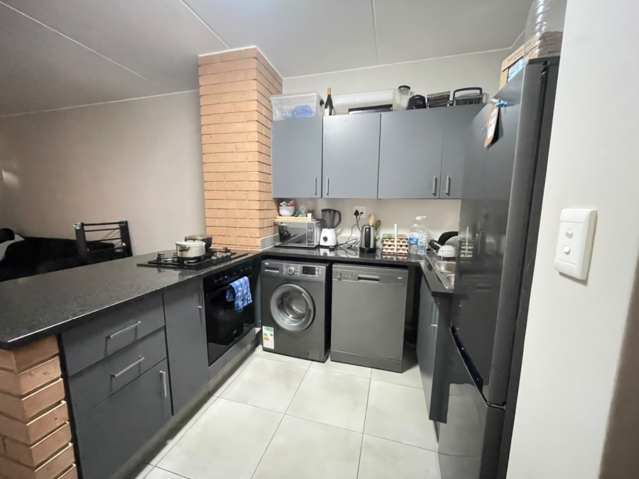 2 Bedroom Property for Sale in Vorna Valley Gauteng