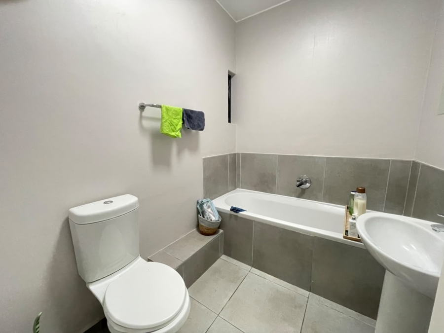2 Bedroom Property for Sale in Vorna Valley Gauteng