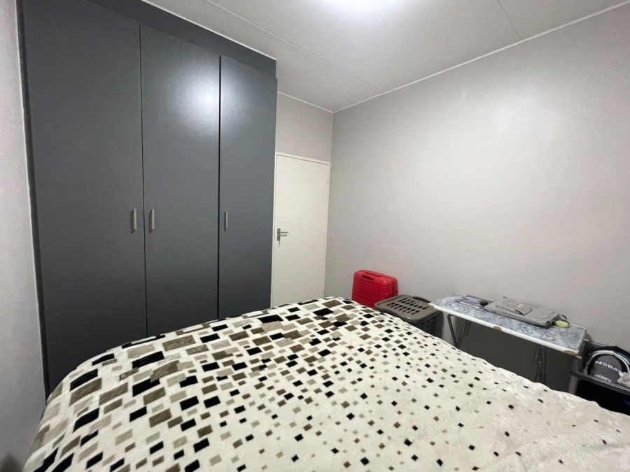 2 Bedroom Property for Sale in Vorna Valley Gauteng