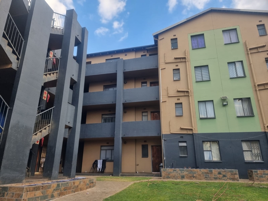 2 Bedroom Property for Sale in Fleurhof Gauteng