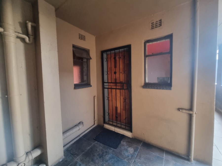 2 Bedroom Property for Sale in Fleurhof Gauteng