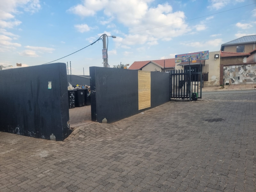 2 Bedroom Property for Sale in Fleurhof Gauteng