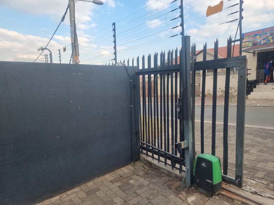 2 Bedroom Property for Sale in Fleurhof Gauteng