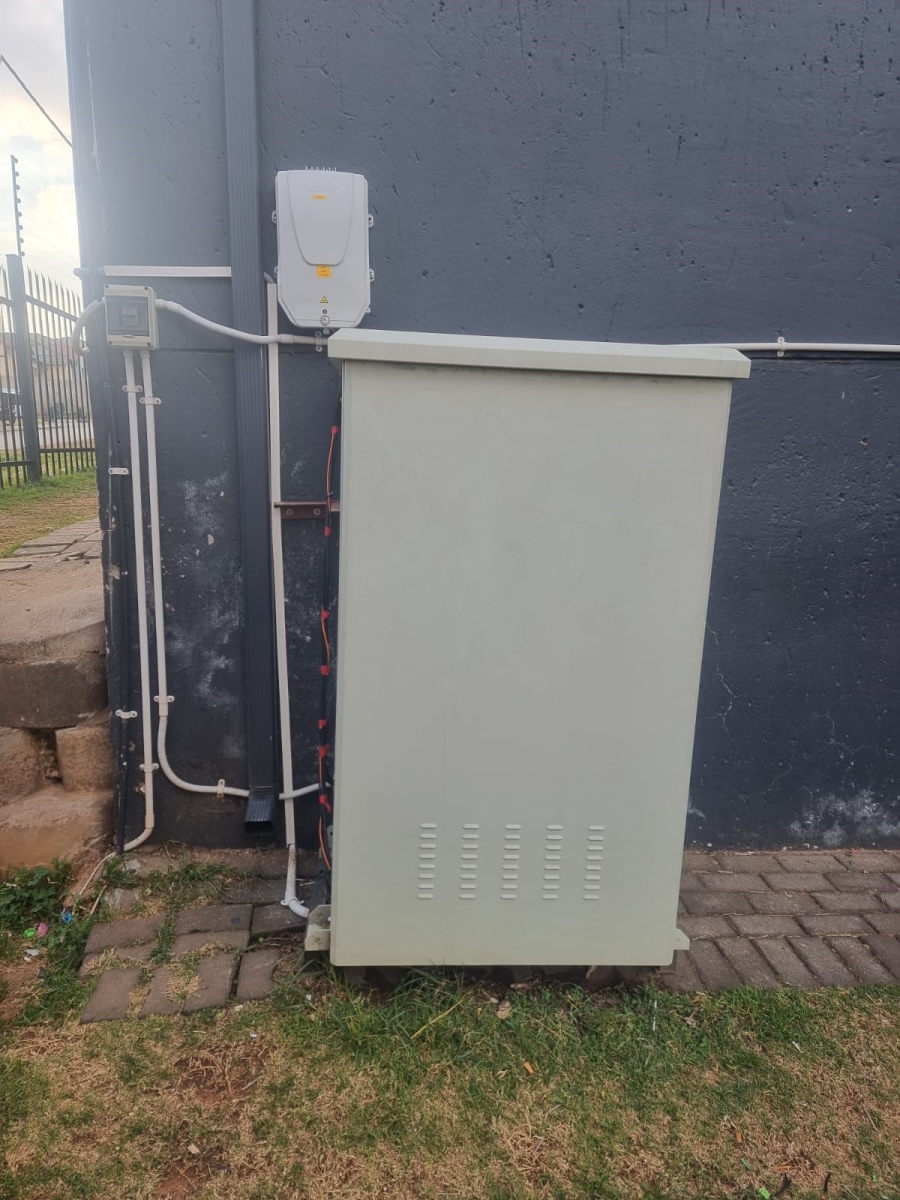 2 Bedroom Property for Sale in Fleurhof Gauteng