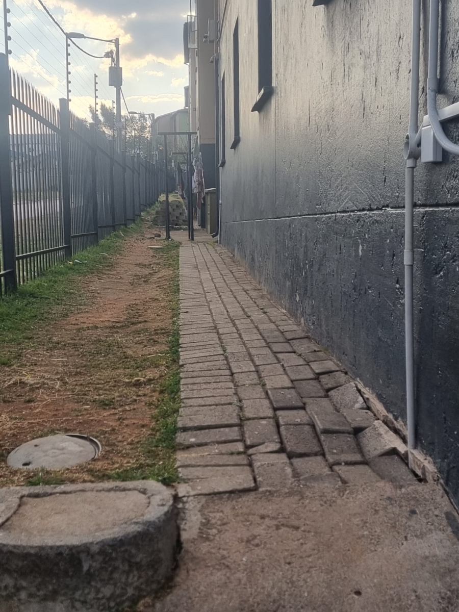 2 Bedroom Property for Sale in Fleurhof Gauteng