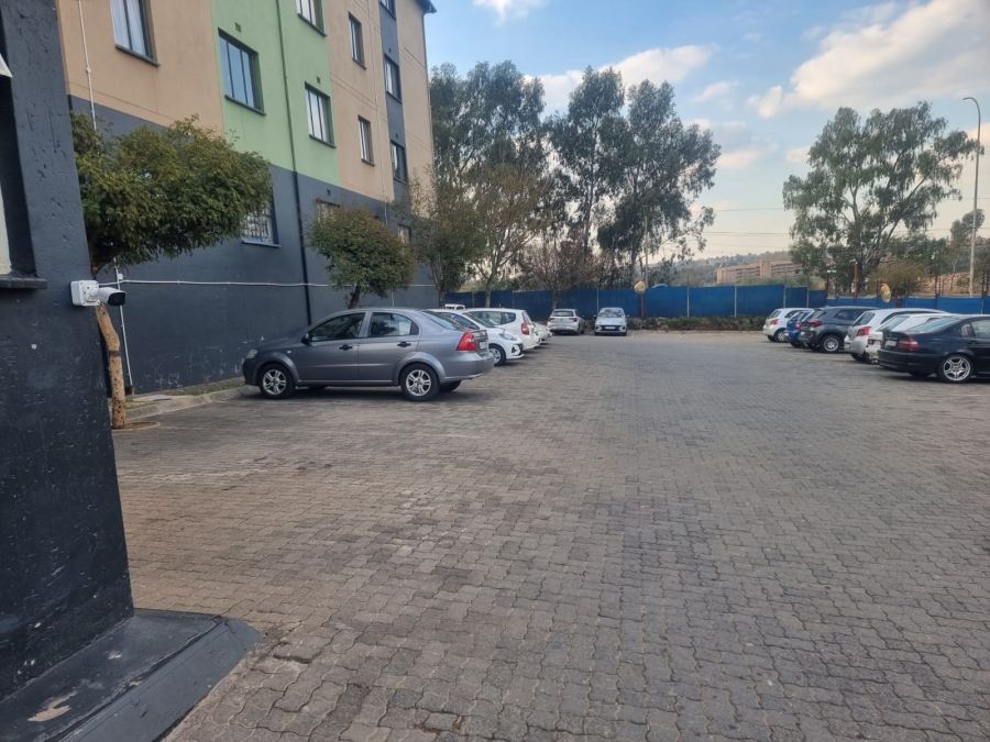 2 Bedroom Property for Sale in Fleurhof Gauteng