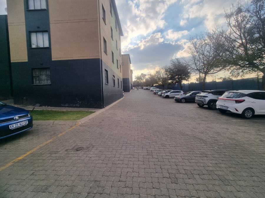 2 Bedroom Property for Sale in Fleurhof Gauteng