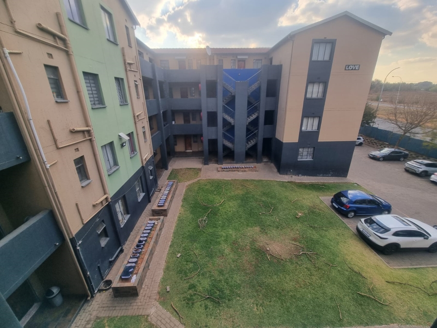2 Bedroom Property for Sale in Fleurhof Gauteng