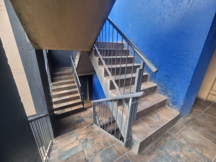 2 Bedroom Property for Sale in Fleurhof Gauteng