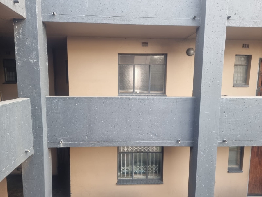 2 Bedroom Property for Sale in Fleurhof Gauteng