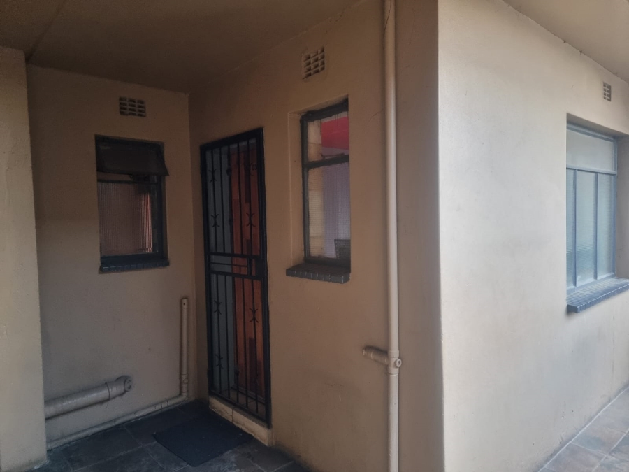2 Bedroom Property for Sale in Fleurhof Gauteng