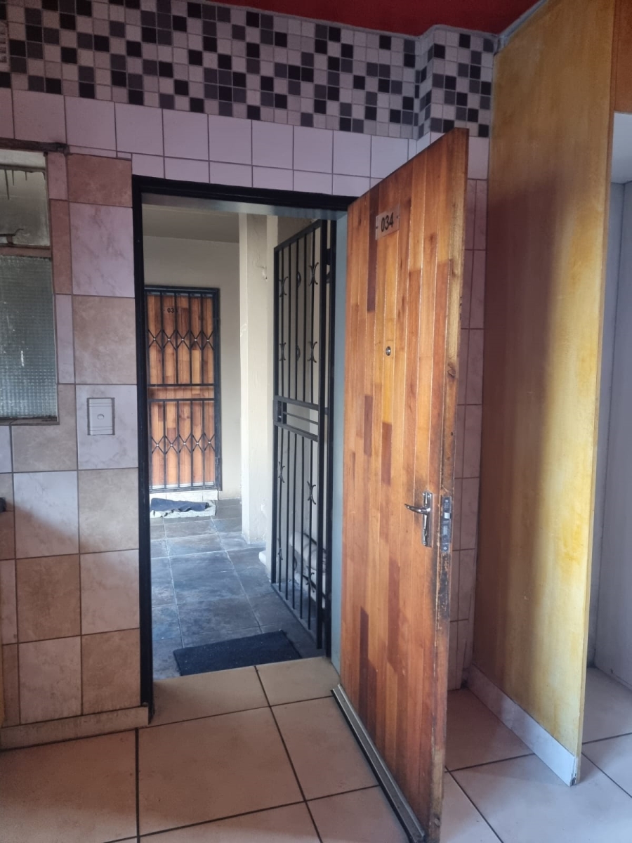 2 Bedroom Property for Sale in Fleurhof Gauteng