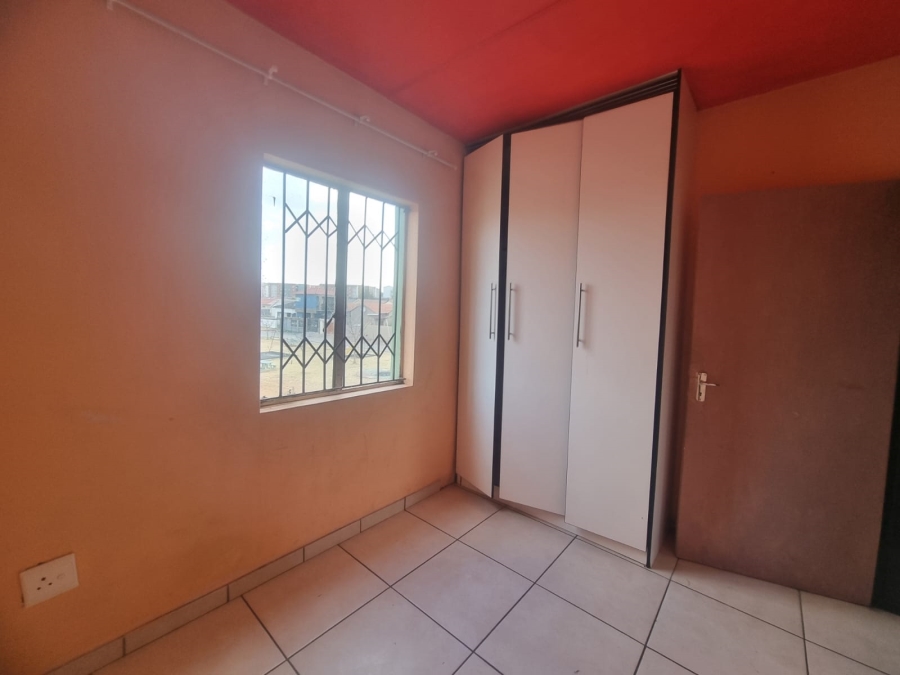 2 Bedroom Property for Sale in Fleurhof Gauteng