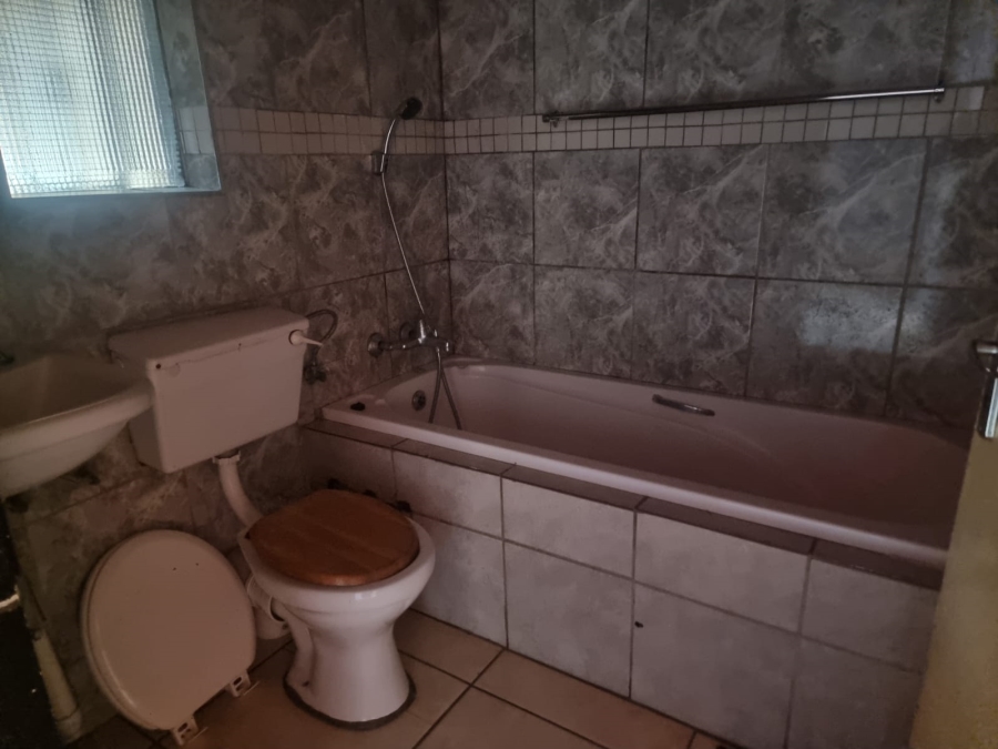 2 Bedroom Property for Sale in Fleurhof Gauteng