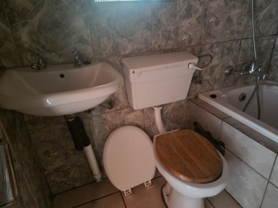 2 Bedroom Property for Sale in Fleurhof Gauteng