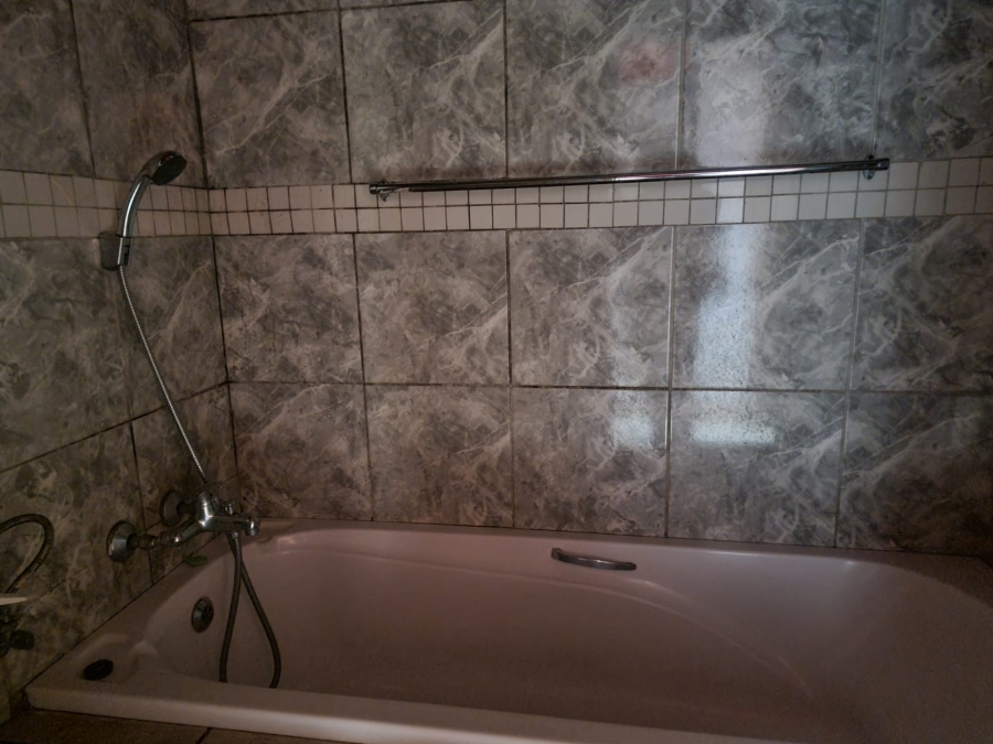 2 Bedroom Property for Sale in Fleurhof Gauteng