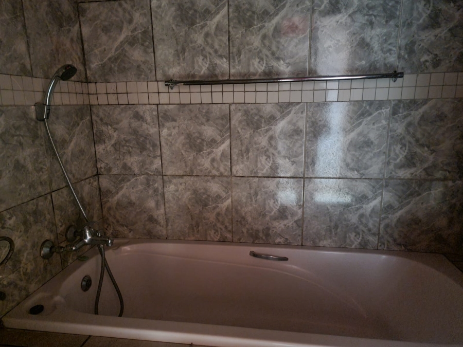 2 Bedroom Property for Sale in Fleurhof Gauteng