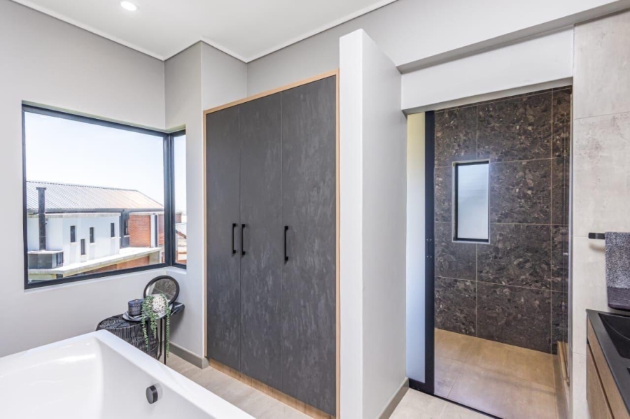 4 Bedroom Property for Sale in Kya Sands Gauteng