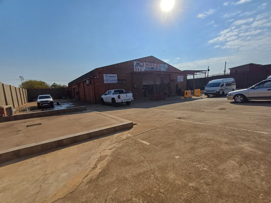 Commercial Property for Sale in Bram Fischerville Gauteng