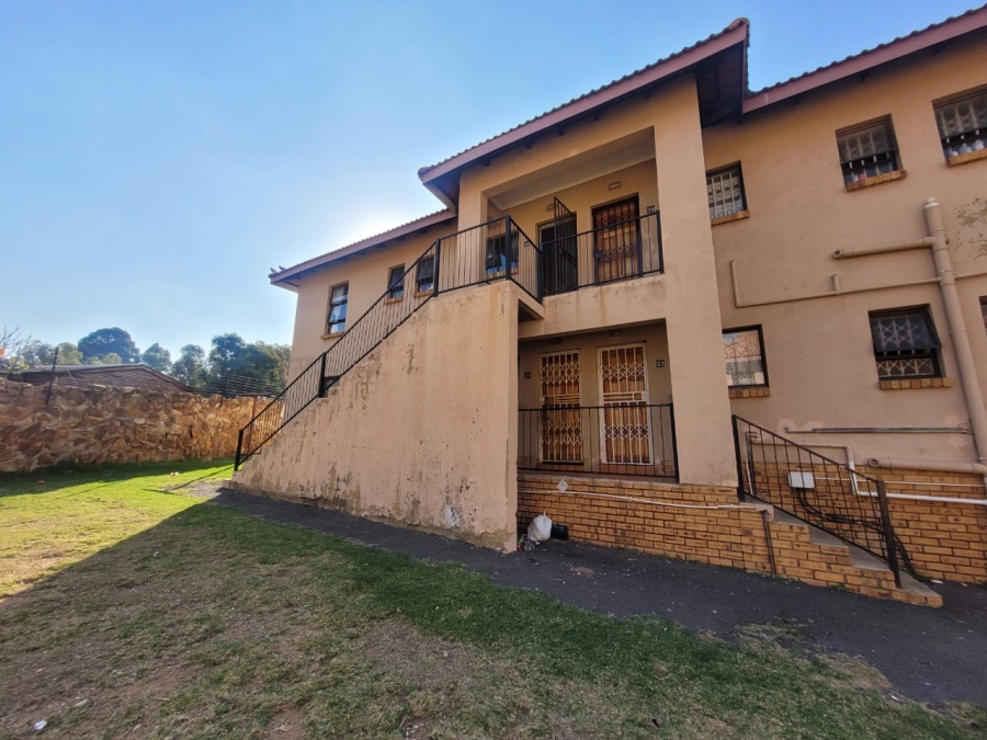 2 Bedroom Property for Sale in Groblerpark Gauteng