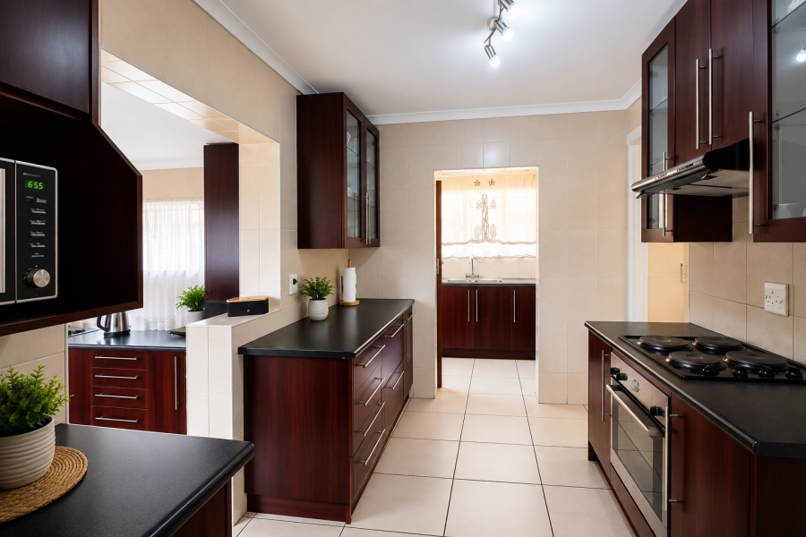 3 Bedroom Property for Sale in Lindhaven Gauteng