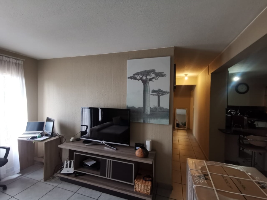 3 Bedroom Property for Sale in Radiokop Gauteng