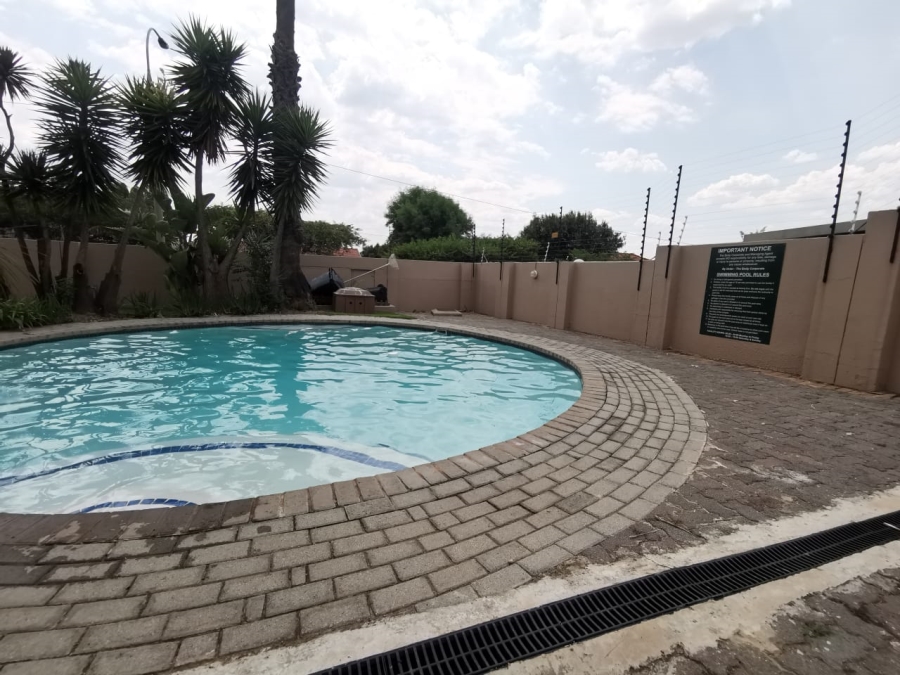 3 Bedroom Property for Sale in Radiokop Gauteng