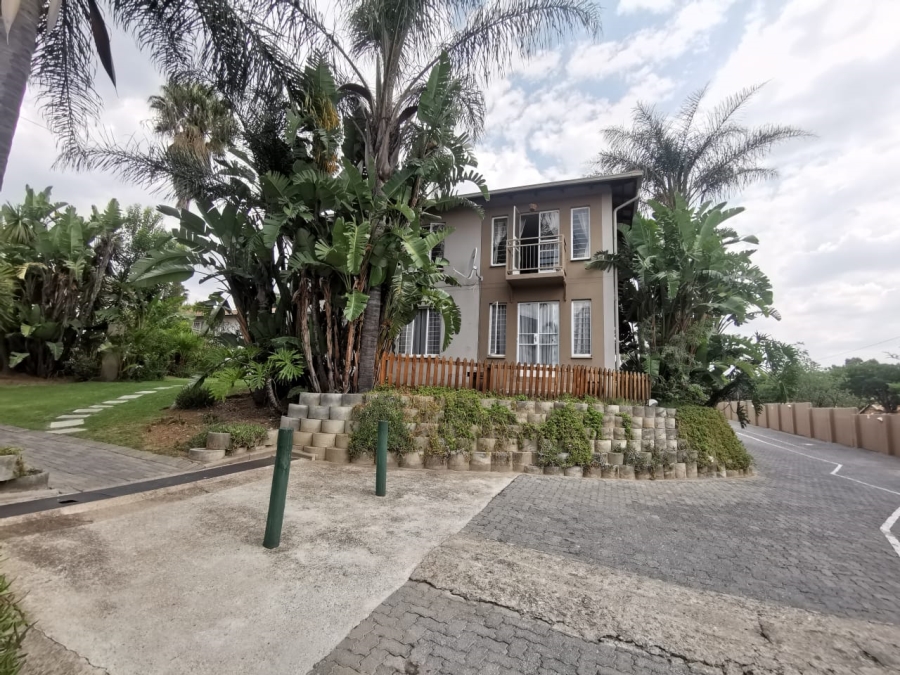 3 Bedroom Property for Sale in Radiokop Gauteng