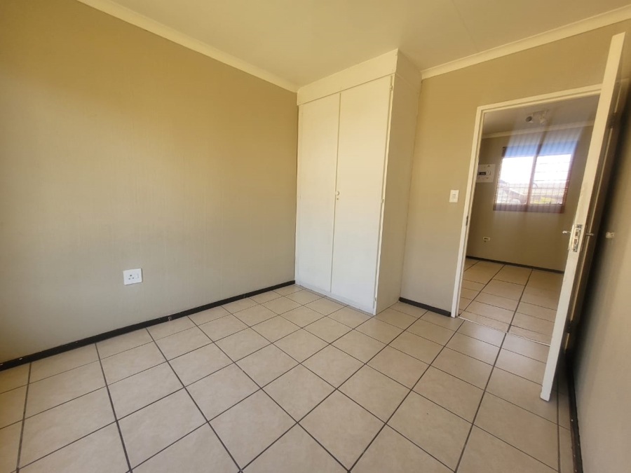 2 Bedroom Property for Sale in Radiokop Gauteng