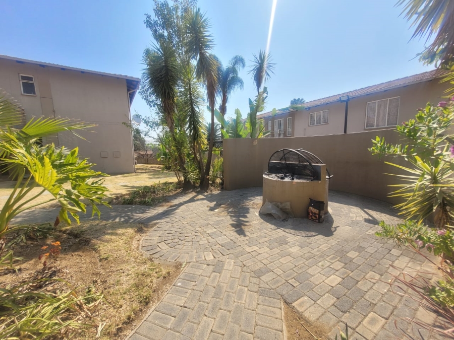 2 Bedroom Property for Sale in Radiokop Gauteng