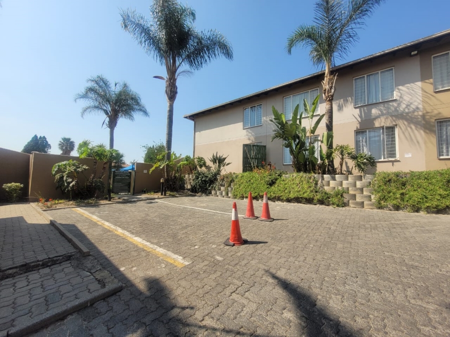 2 Bedroom Property for Sale in Radiokop Gauteng
