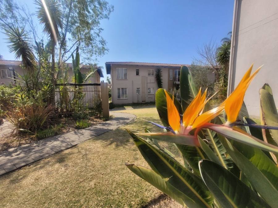 2 Bedroom Property for Sale in Radiokop Gauteng