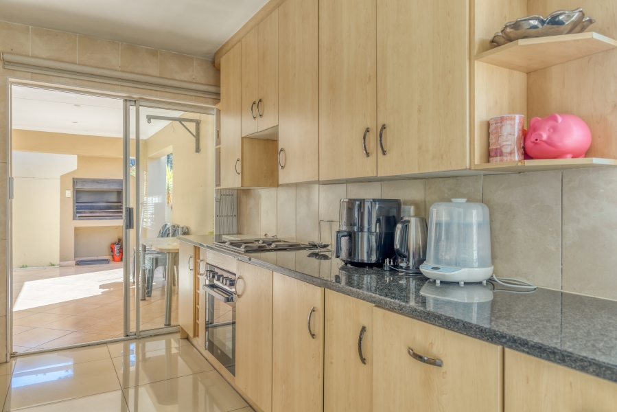 To Let 3 Bedroom Property for Rent in North Riding Gauteng