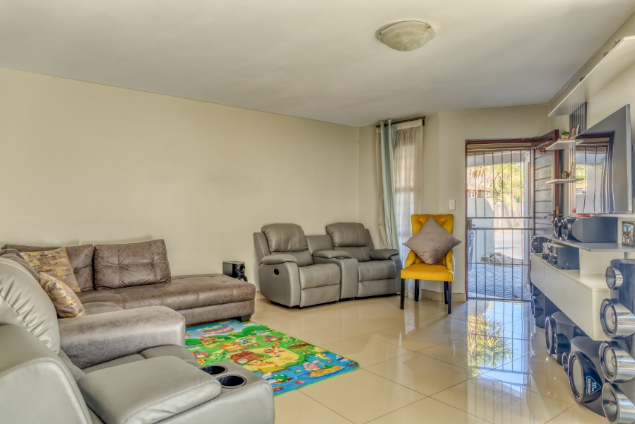 To Let 3 Bedroom Property for Rent in North Riding Gauteng