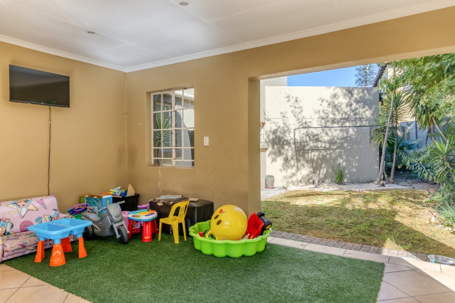To Let 3 Bedroom Property for Rent in North Riding Gauteng