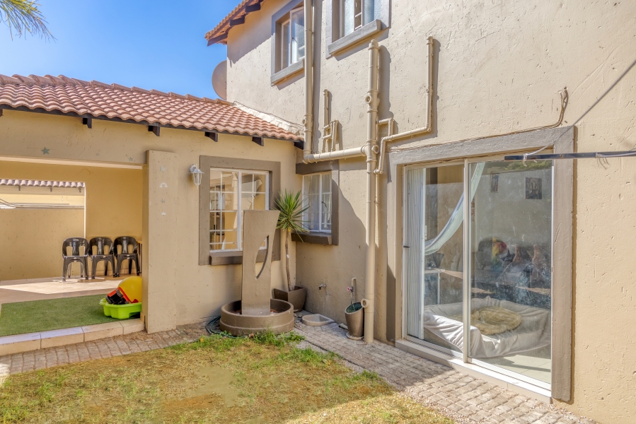 To Let 3 Bedroom Property for Rent in North Riding Gauteng