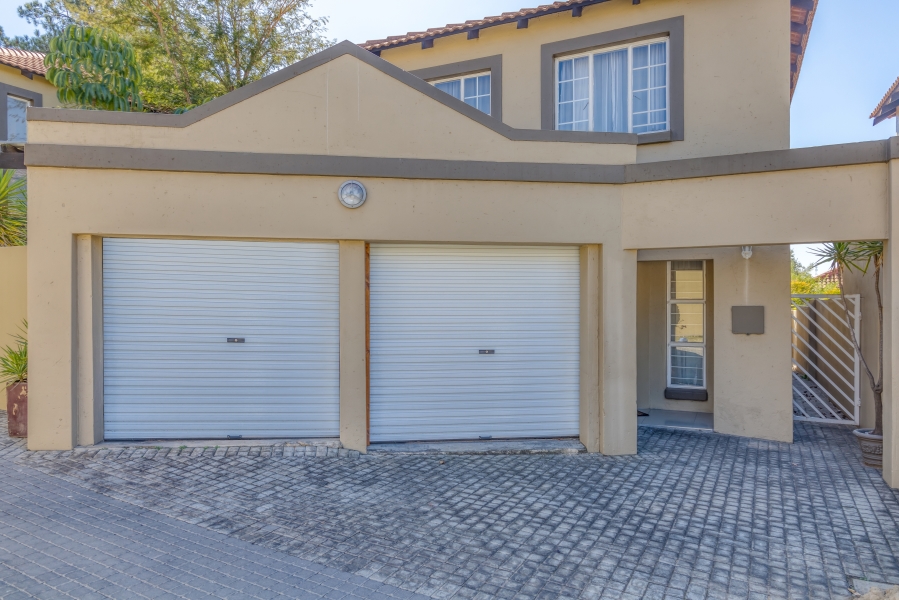 To Let 3 Bedroom Property for Rent in North Riding Gauteng