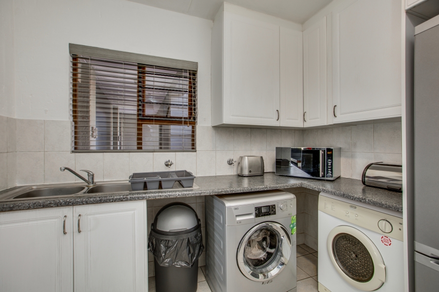 2 Bedroom Property for Sale in Lonehill Gauteng
