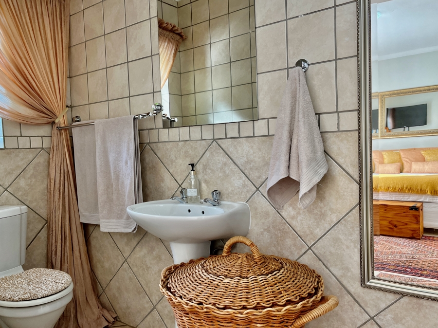 To Let 2 Bedroom Property for Rent in Leeuwenhof Estate Gauteng