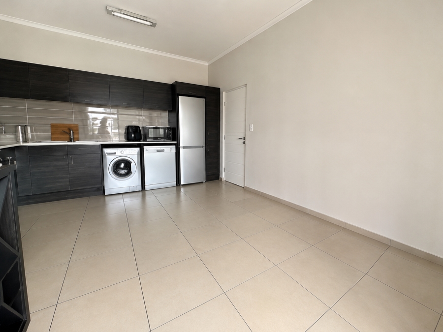 To Let 1 Bedroom Property for Rent in Modderfontein Gauteng
