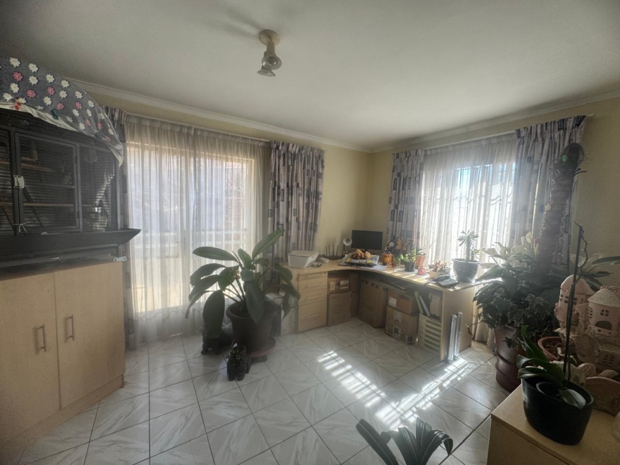 To Let 3 Bedroom Property for Rent in Elandspark Gauteng