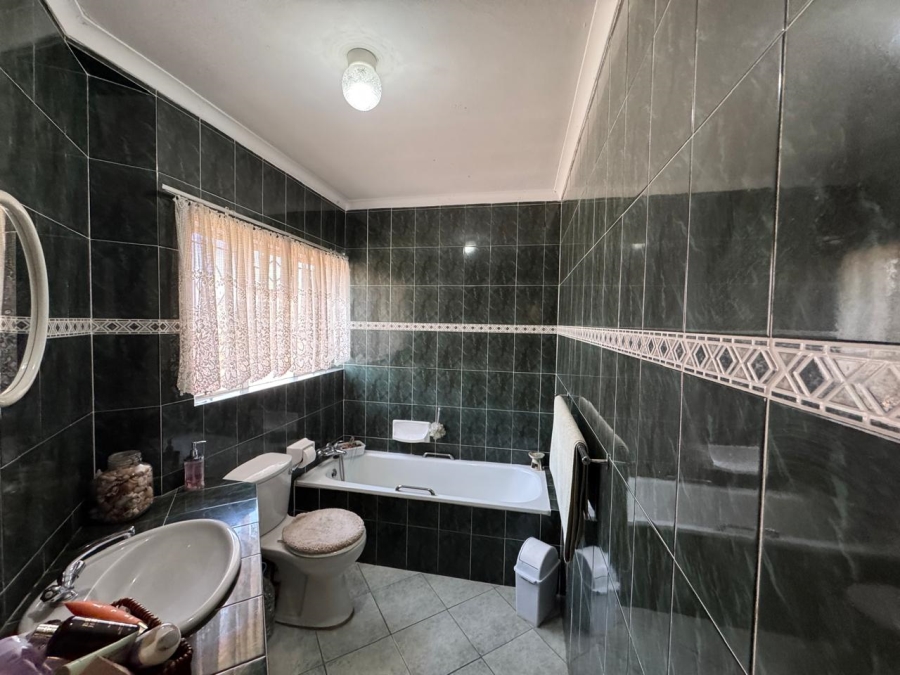 To Let 3 Bedroom Property for Rent in Elandspark Gauteng