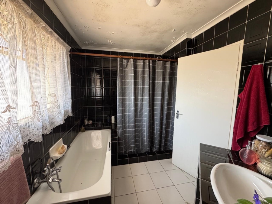 To Let 3 Bedroom Property for Rent in Elandspark Gauteng