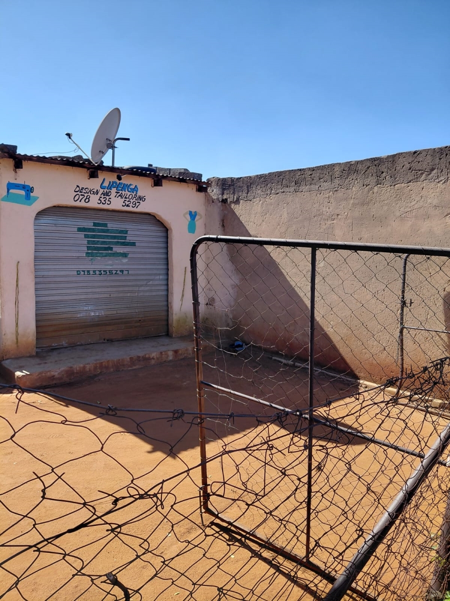 2 Bedroom Property for Sale in Makulong Gauteng