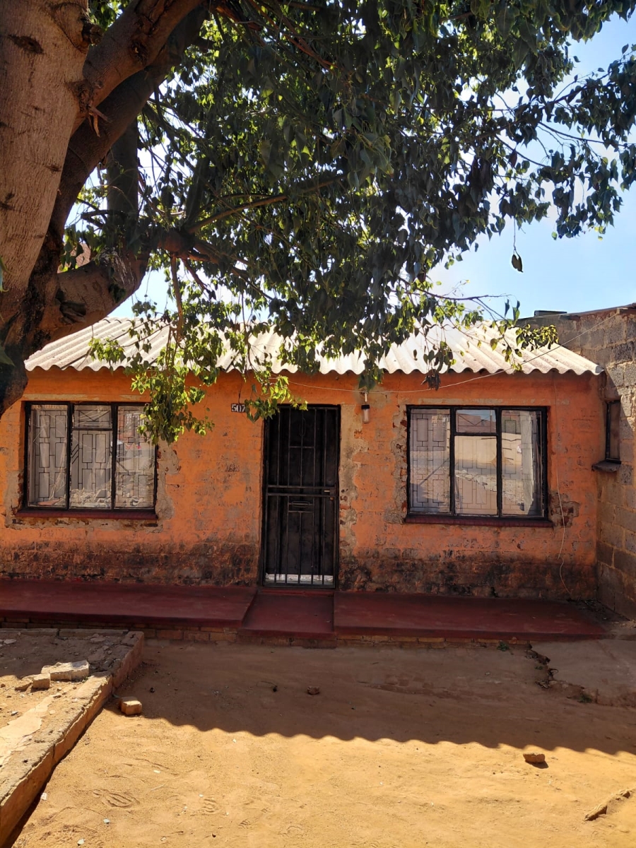 2 Bedroom Property for Sale in Makulong Gauteng